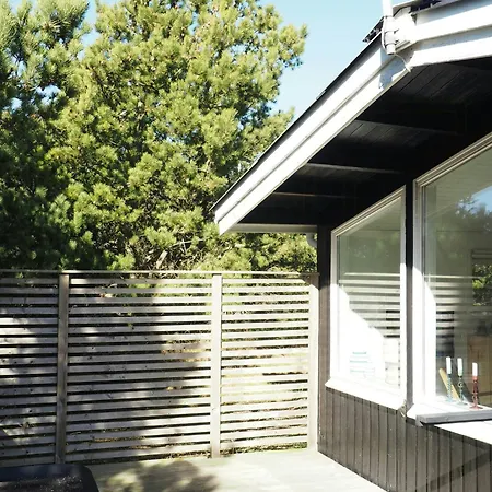 Traditional At Cold Hawaii Torsted (Nordjylland)